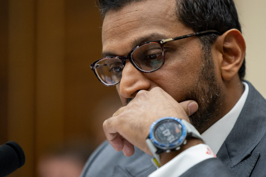 Șeful FBI, vizat de acuzații privind consumul de alcool și managementul agenției. Cum a reacționat Kash Patel