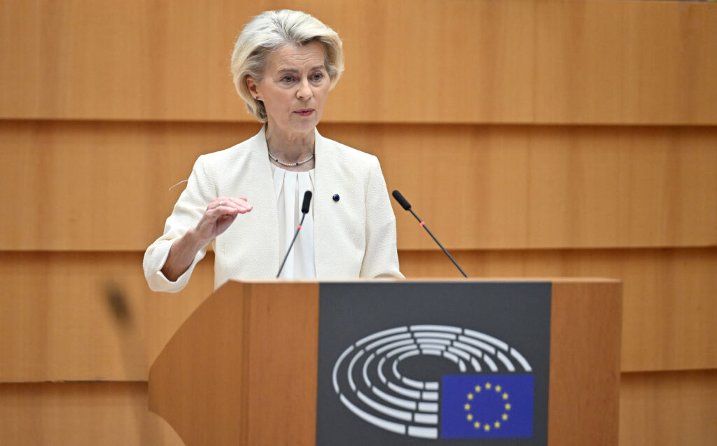 El Pais: Comisia Europeană propune statelor membre o zi obligatorie de muncă la distanță și transport public mai ieftin pentru a atenua criza energetică. Ajutor pentru gospodării și industrii vulnerabile