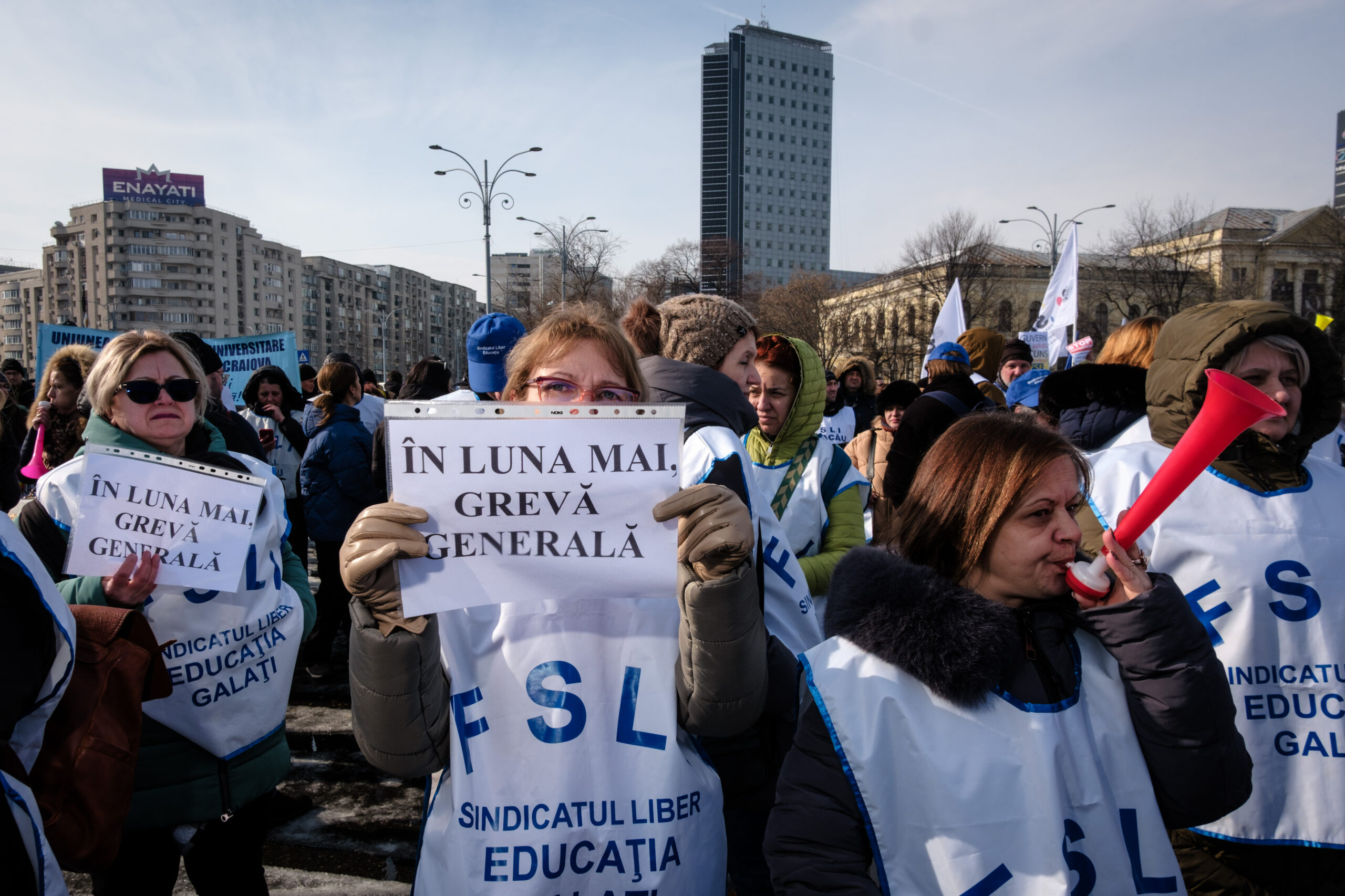 Sindicaliștii din învățământ protestează în fața Ministerului Educației