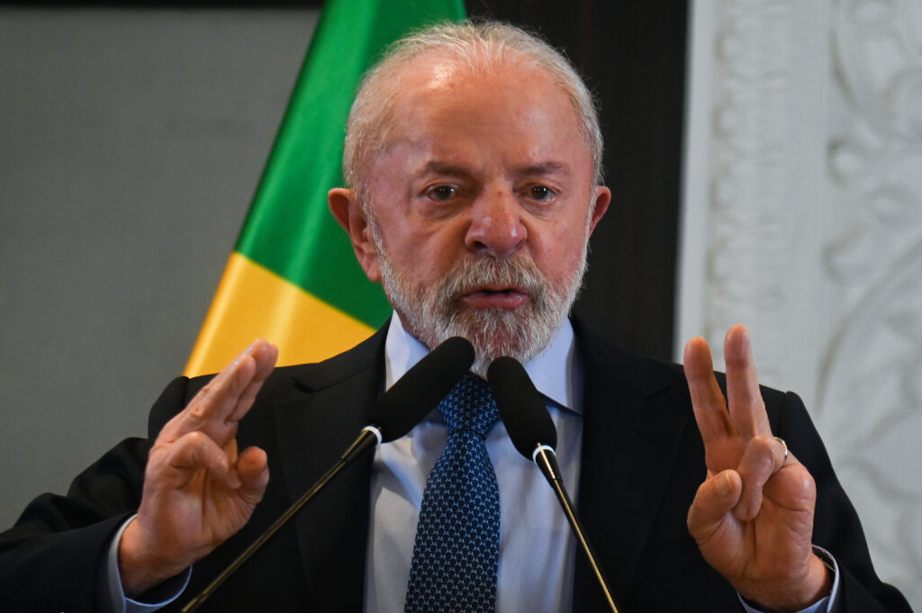 Președintele Braziliei se ia de Donald Trump: „Nu are dreptul să se trezească dimineața și să amenințe o țară. Un al Treilea Război Mondial ar fi o tragedie”. Cum s-au certat cei doi lideri