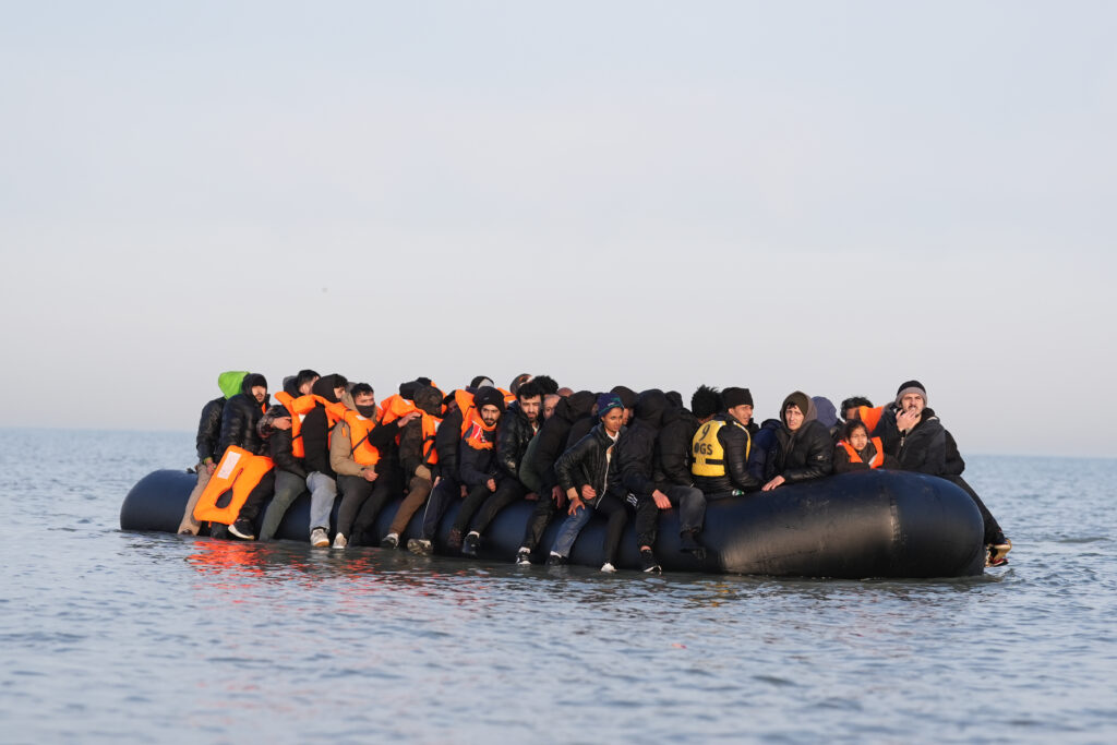 O barcă cu 250 de refugiați la bord s-a răsturnat în Marea Andaman