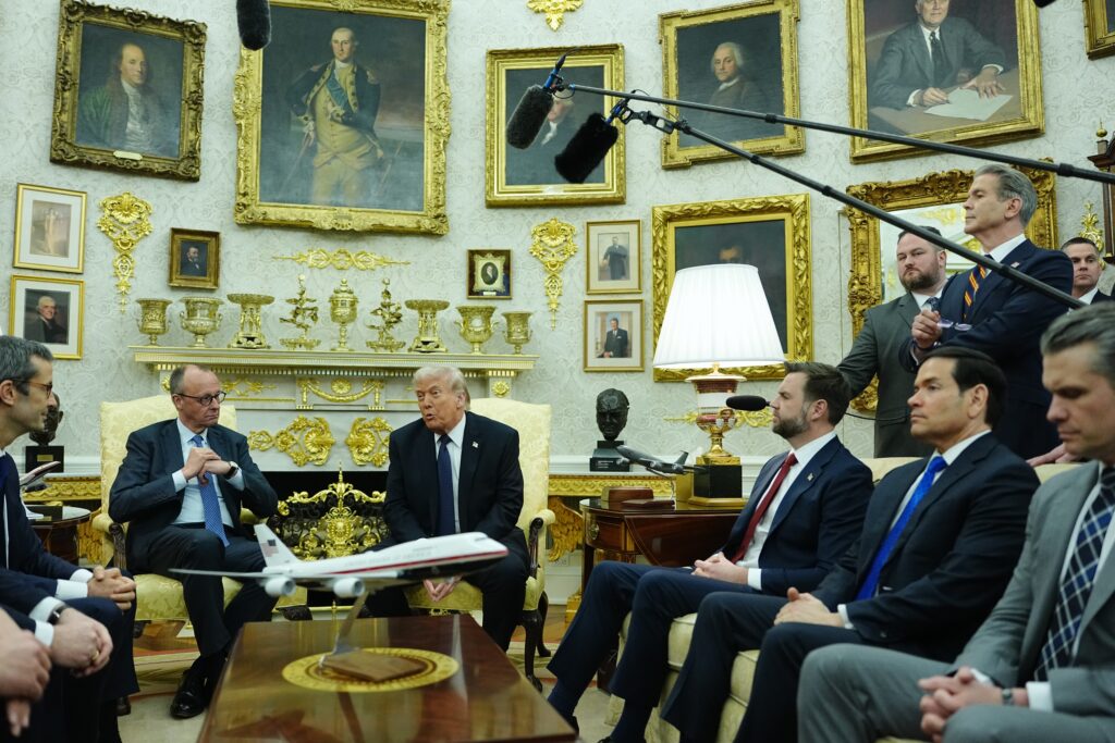 Merz reafirmă parteneriatul militar cu SUA, în ciuda amenințărilor lui Trump privind retragerea trupelor americane din Germania