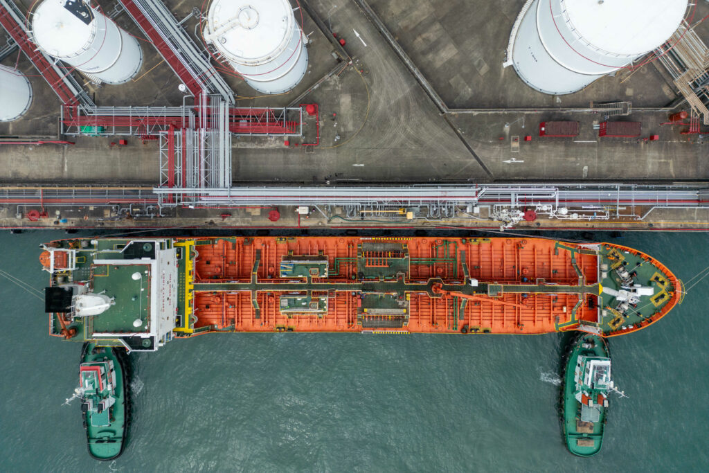 Valoarea exporturilor de petrol ale Norvegiei a atins un nivel record pe fondul războiului din Orientul Mijlociu