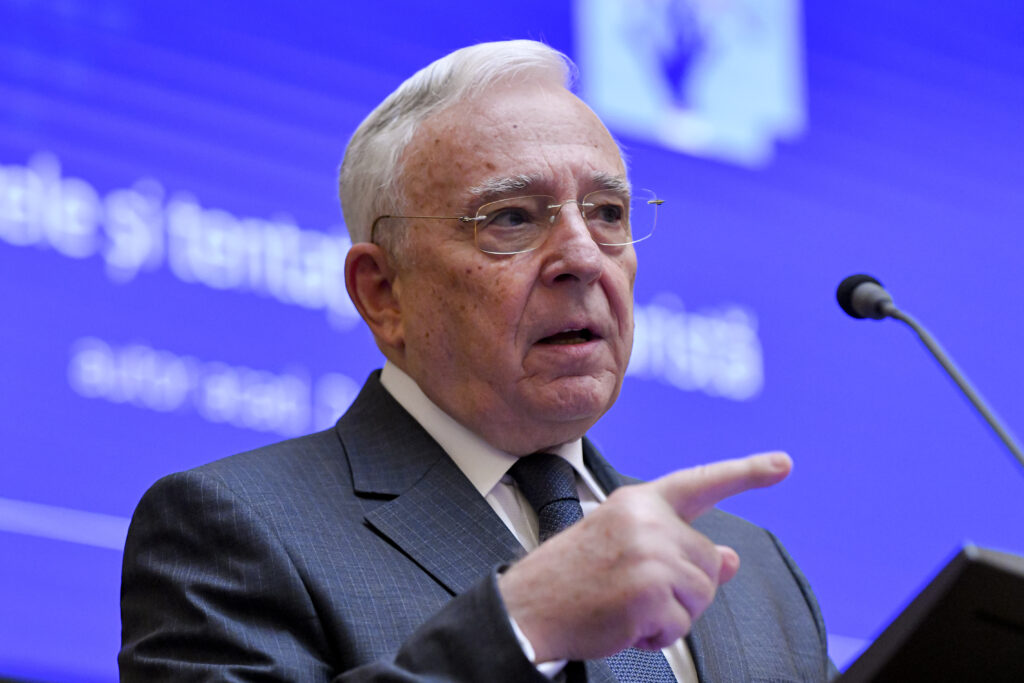 Bloomberg: România menține cele mai mari rate ale dobânzilor din UE. Creșterea costurilor la combustibil duce inflația spre două cifre