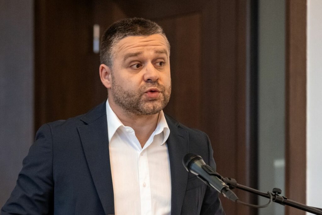 Parcurile din Capitală vor fi reabilitate. Ciucu: Salariul de primar e o glumă proastă