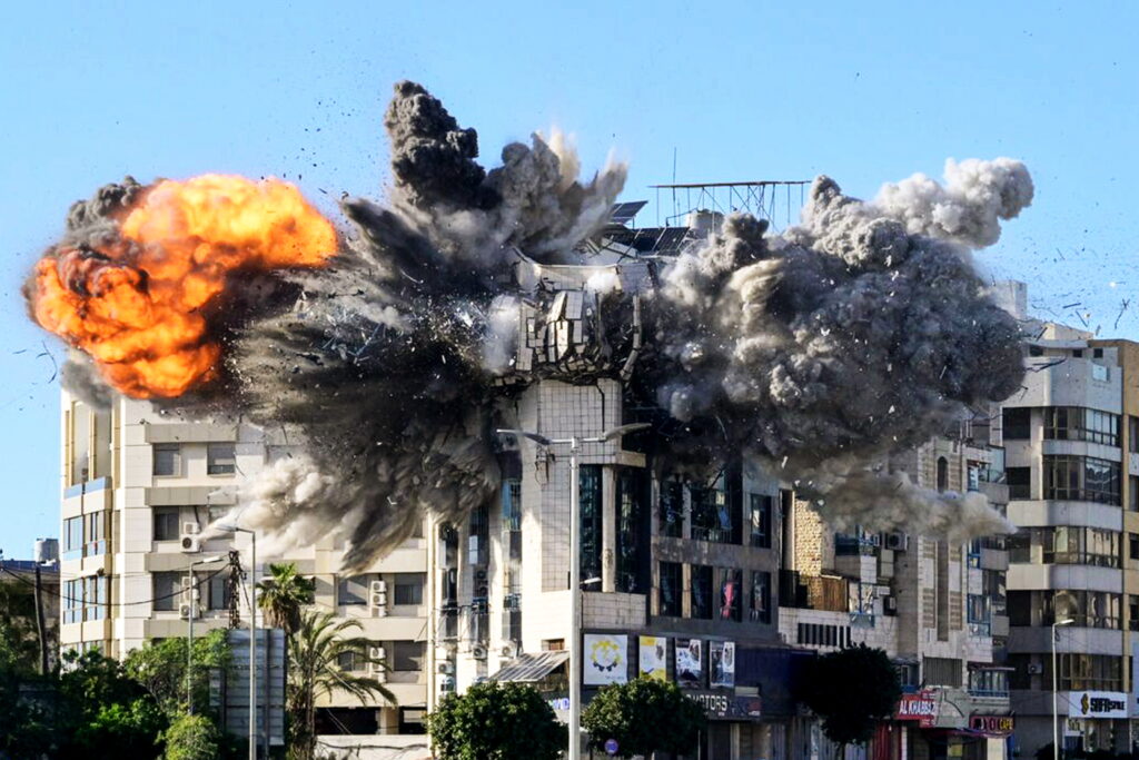 Lovituri aeriene israeliene în Beirut: cel puțin șapte morți, Israelul anunță planuri de ocupare a sudului Libanului