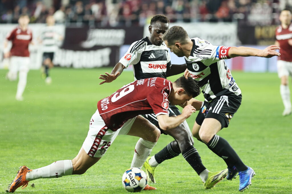 Superliga de fotbal. Meciurile care se joacă în prima zi de Paște