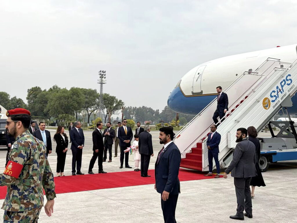 Reuters: SUA și Iranul lasă deschisă ușa dialogului după negocierile tensionate de la Islamabad