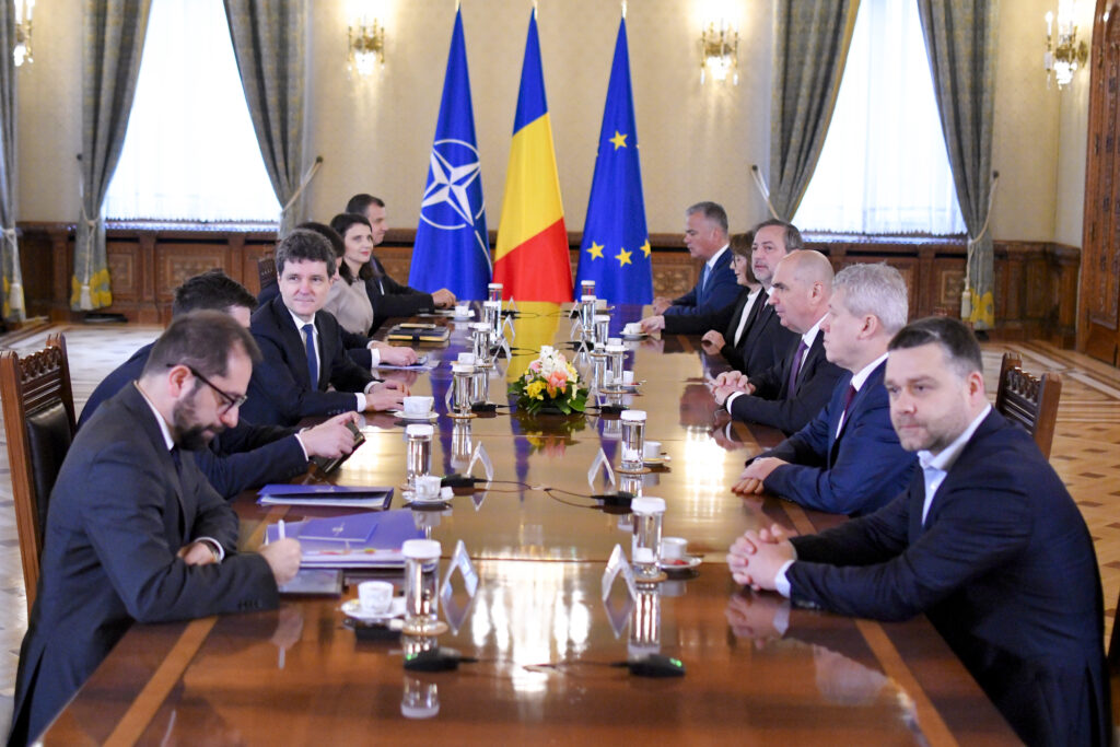 Criza politică se joacă azi la Cotroceni: Grindeanu: „Vrem alt premier”. Bolojan nu cedează: „Îmi asum în continuare mandatul de premier” / PSD a votat retragerea miniștrilor din Guvern. VIDEO