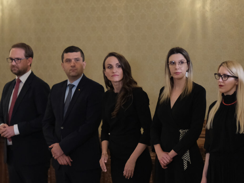 Oana Țoiu, atacă PSD: Am pus umărul să reparăm ce au stricat și tot ei se supără