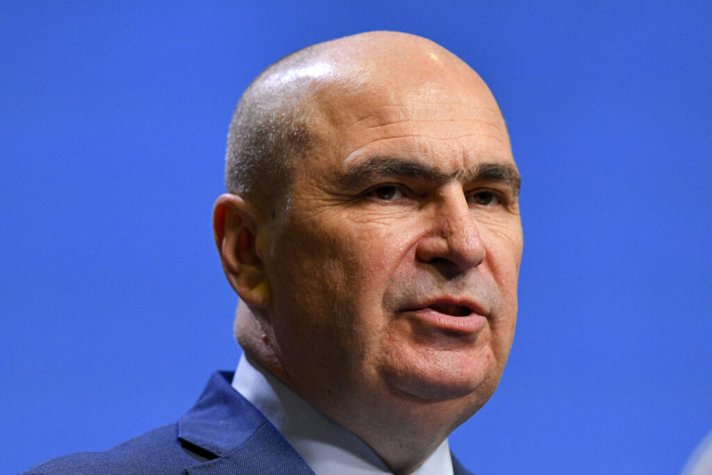 Bolojan, față în față cu moțiunea: primele declarații după anunțul PSD – AUR