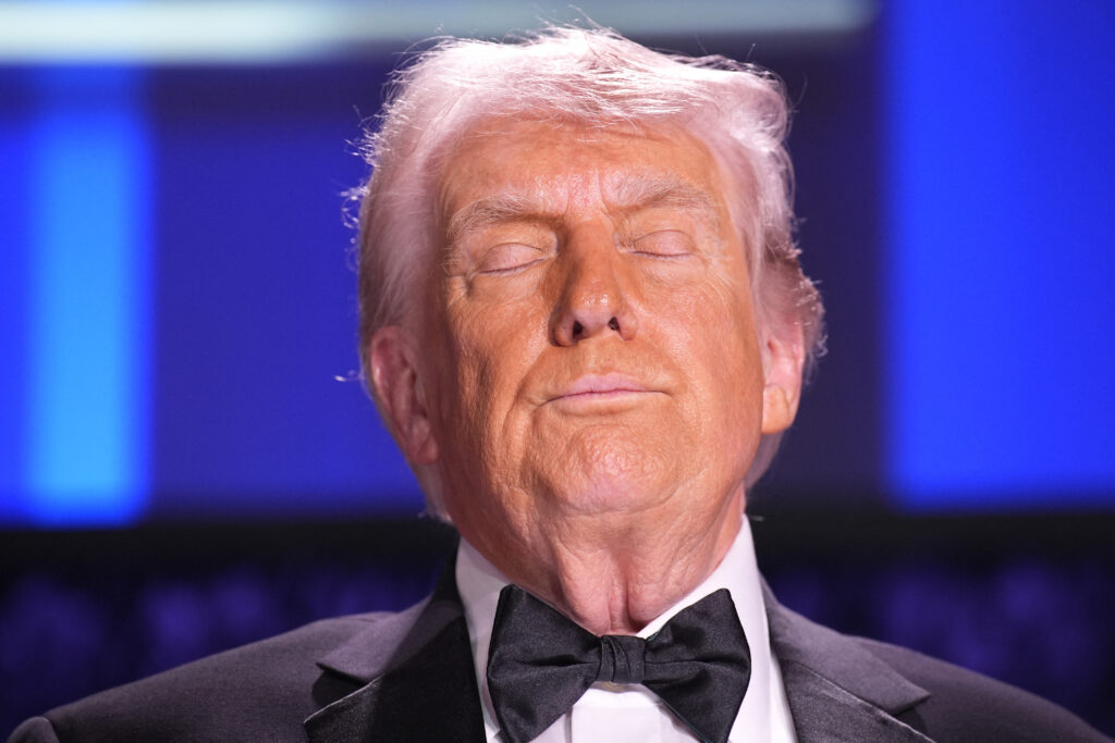 Trump descrie momentele evacuării în timpul incidentului de securitate: „Am vrut să văd ce se întâmplă”