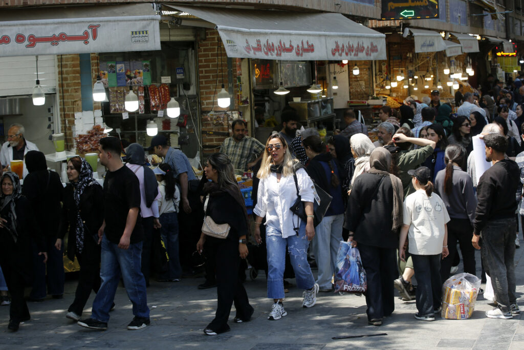 FT: Inflația a ajuns la 50% în Iran, pe fondul războiului. Care este starea economiei