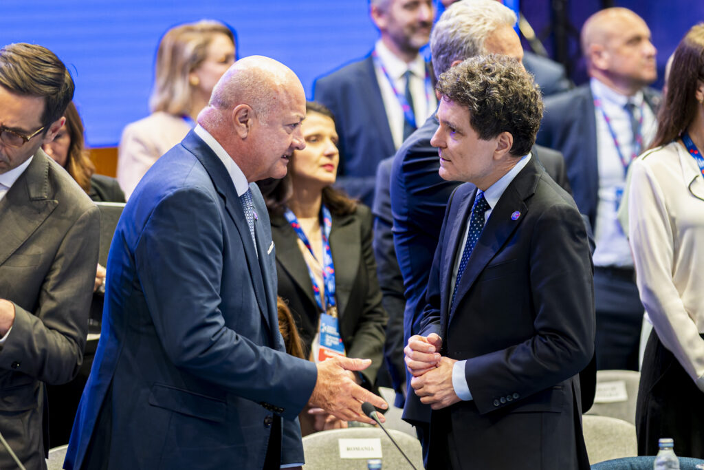 Nicușor Dan participă astăzi la Forumul de Afaceri al Inițiativei celor Trei Mări