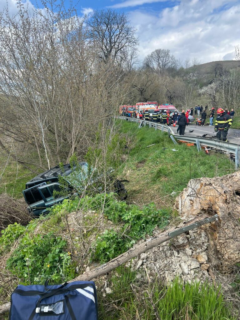 UPDATE Accident grav pe un drum județean din Sibiu. Planul roșu de intervenție, activat