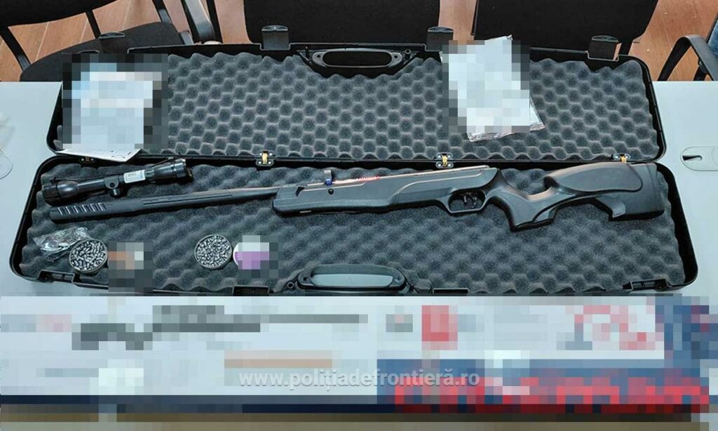 Armă cu aer comprimat și proiectile, descoperite într-un colet venit din Cehia pe Aeroportul Cluj