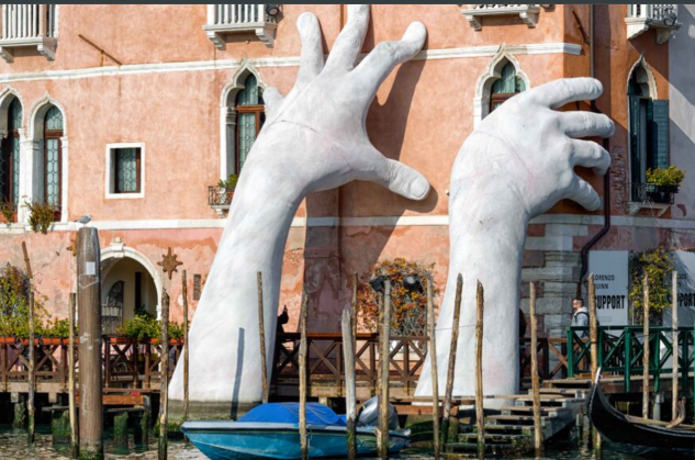 Ministrul Culturii din Italia boicotează deschiderea Bienalei de Artă de la Veneția din cauza pavilionului Rusiei