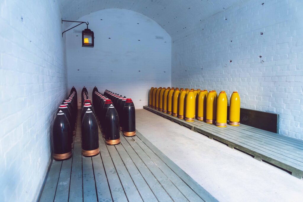 UE, acuzată că plănuiește în secret să producă arme nucleare