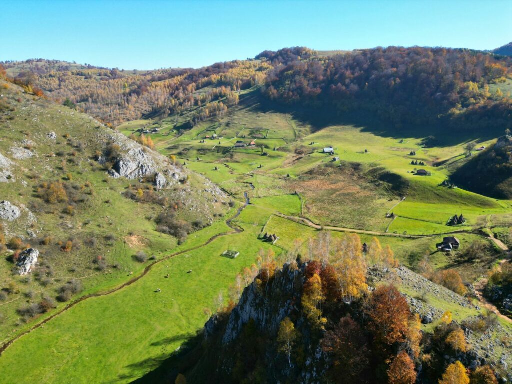 O asociație din Țara Hațegului luptă de cinci ani să obțină reorganizarea fostei Rezervații a Biosferei Retezat conform criteriilor UNESCO. Cum s-a implicat Ministerul Mediului