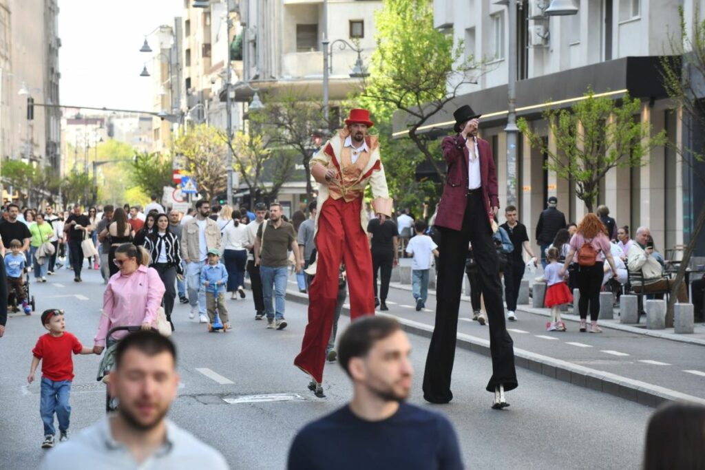 „Străzi poluate”: Calea Victoriei a înregistrat cea mai mare valoare medie de noxe, 53 de micrograme pe metru cub