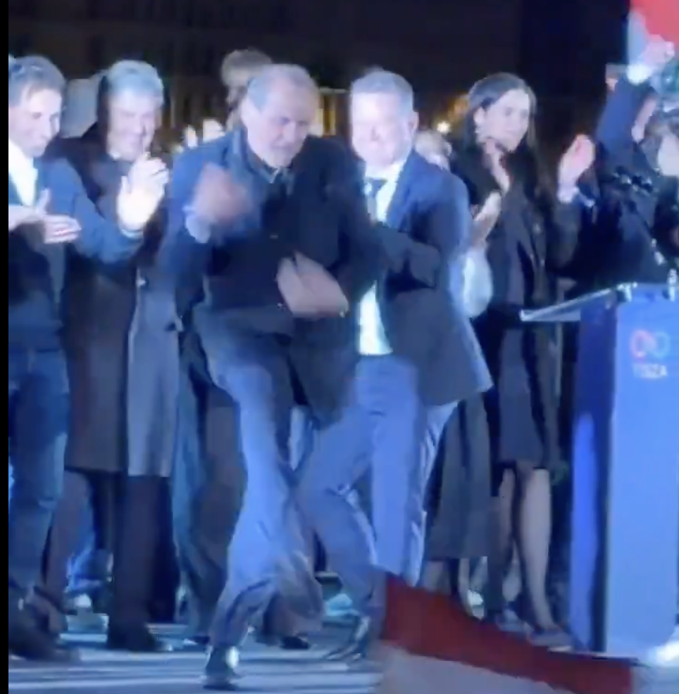 (VIDEO) Cine este politicianul Tisza al cărui dans electoral a devenit viral. Ar putea ajunge în Guvernul Magyar