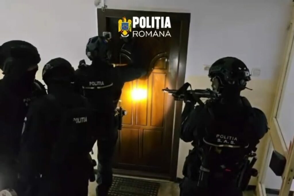 Percheziție în București: bărbat cercetat pentru mesaje de ură și propagandă fascistă
