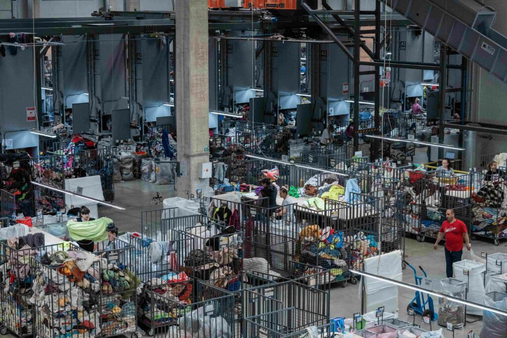 Este posibil să rămânem fără magazine de produse second-hand / Proiectul de OUG al Ministerului Mediului privind produsele reutilizabile are cerințe „imposibil de pus în practică”