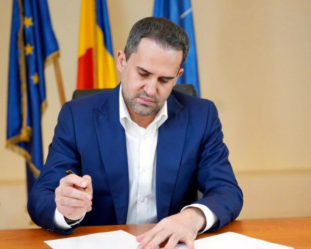 Mașini electrice pentru SRI, STS și SPP. Anunțul ministrului Transporturilor despre investițiile din bani europeni