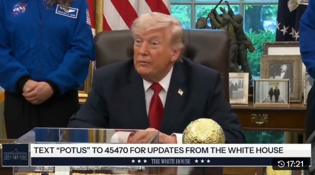 Trump, după discuția cu Vladimir Putin: „Vreau să-ți închei războiul”. Ucraina e „înfrântă militar”