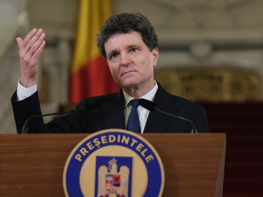 Nicușor Dan a promulgat legea privind prevenirea și combaterea femicidului și a violenței domestice