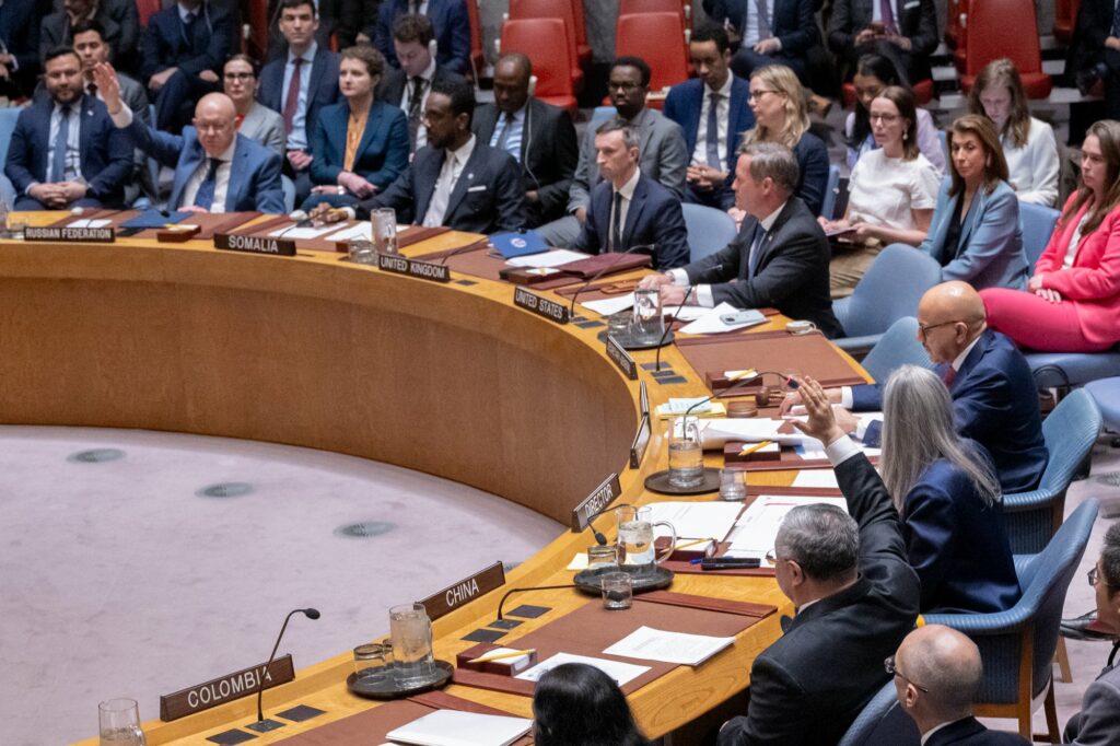 Rusia și China au blocat rezoluția ONU care solicita utilizarea forței în deblocarea Strâmtorii Ormuz