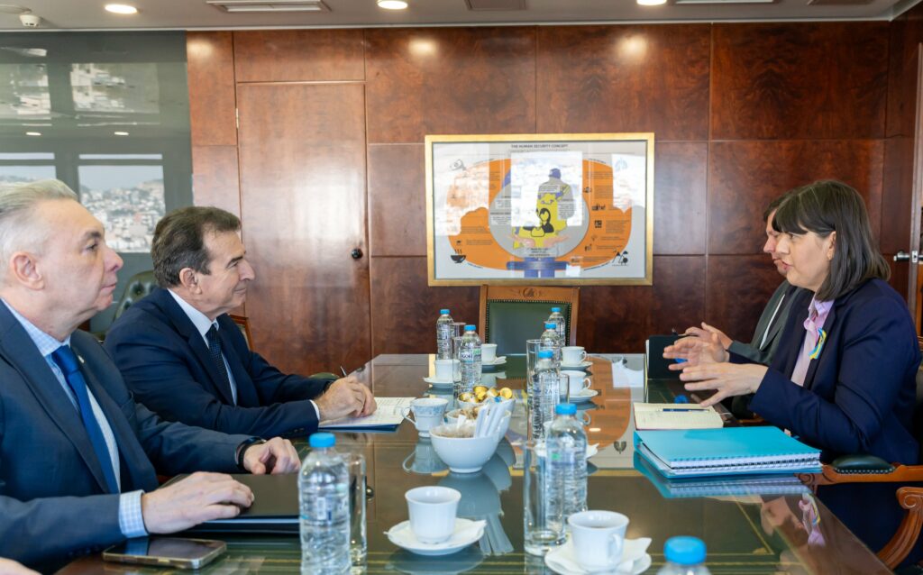 Politico: Guvernul grec continuă să se certe cu Kövesi în cazul de fraudă agricolă