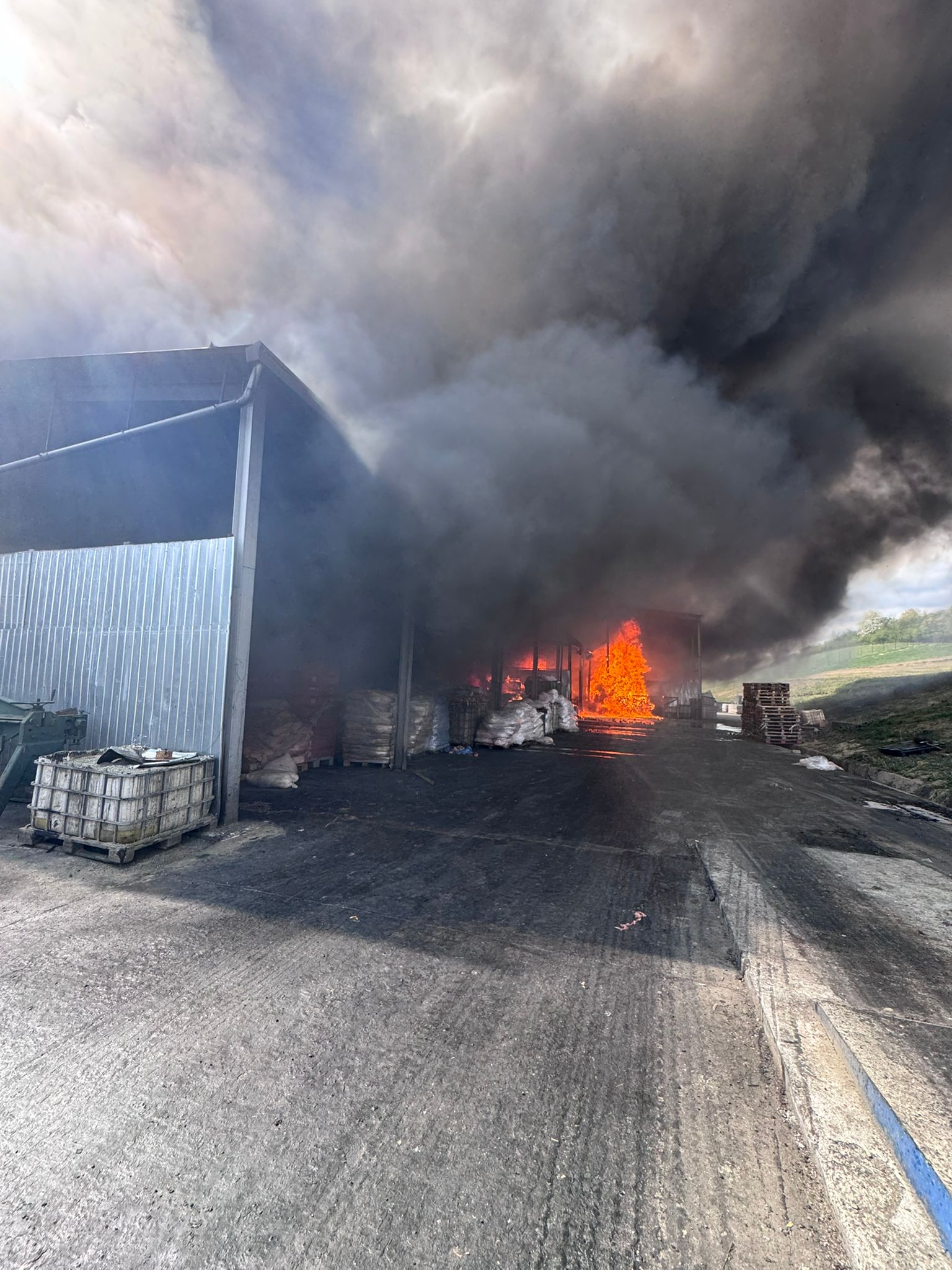Incendiu cu degajări mari de fum în Sălaj