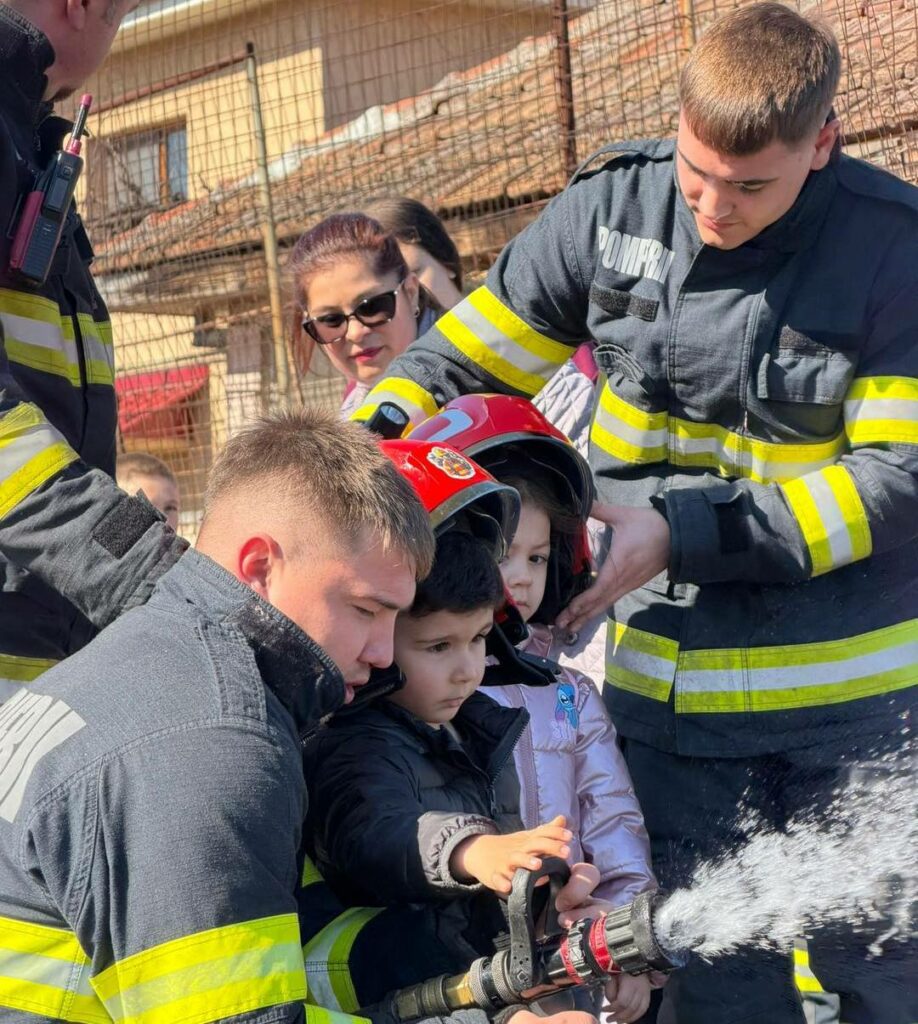 1 Mai pe litoral: 200 de pompieri și 120 de jandarmi zilnic, pentru siguranța turiștilor de la Marea Neagră