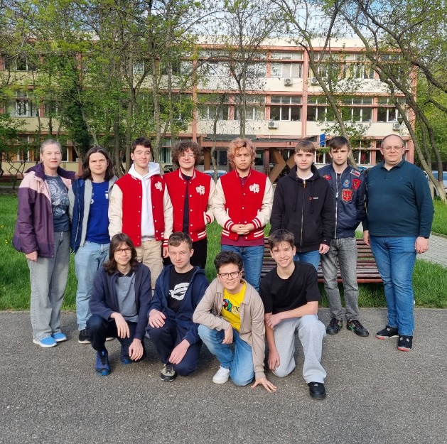 Aur și argint pentru elevii români la un important turneu internațional de informatică