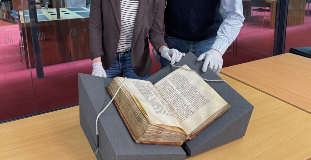 Manuscris rar descoperit la Roma: o copie de 1.200 de ani a celui mai vechi poem în limba engleză