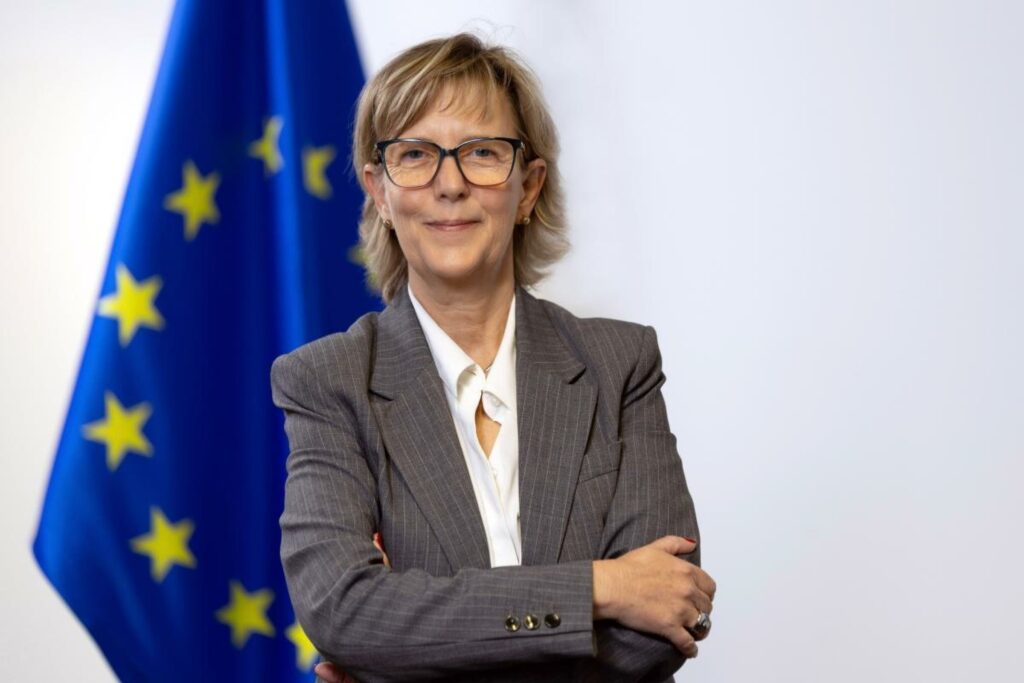 Comisarul european pentru Servicii Financiare vine în vizită în România