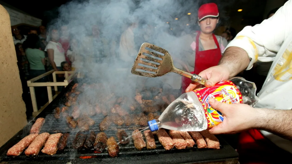 Ghid complet pentru un grătar desăvârșit / Micul de Obor și destinul său diplomatic / Rețeta perfecțiunii, furată de la terasa din Obor