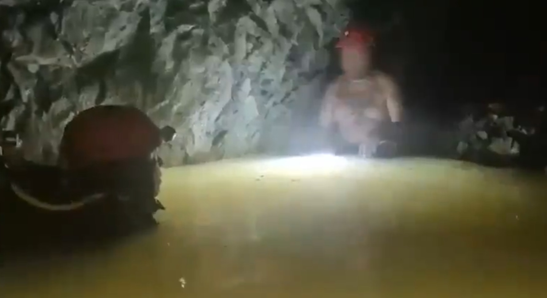 Miner salvat după 14 zile sub pământ în Mexic