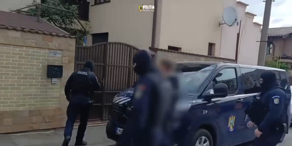 Percheziții în București și Ilfov într-un caz de tâlhărie calificată. Vizează membri ai unei galerii sportive