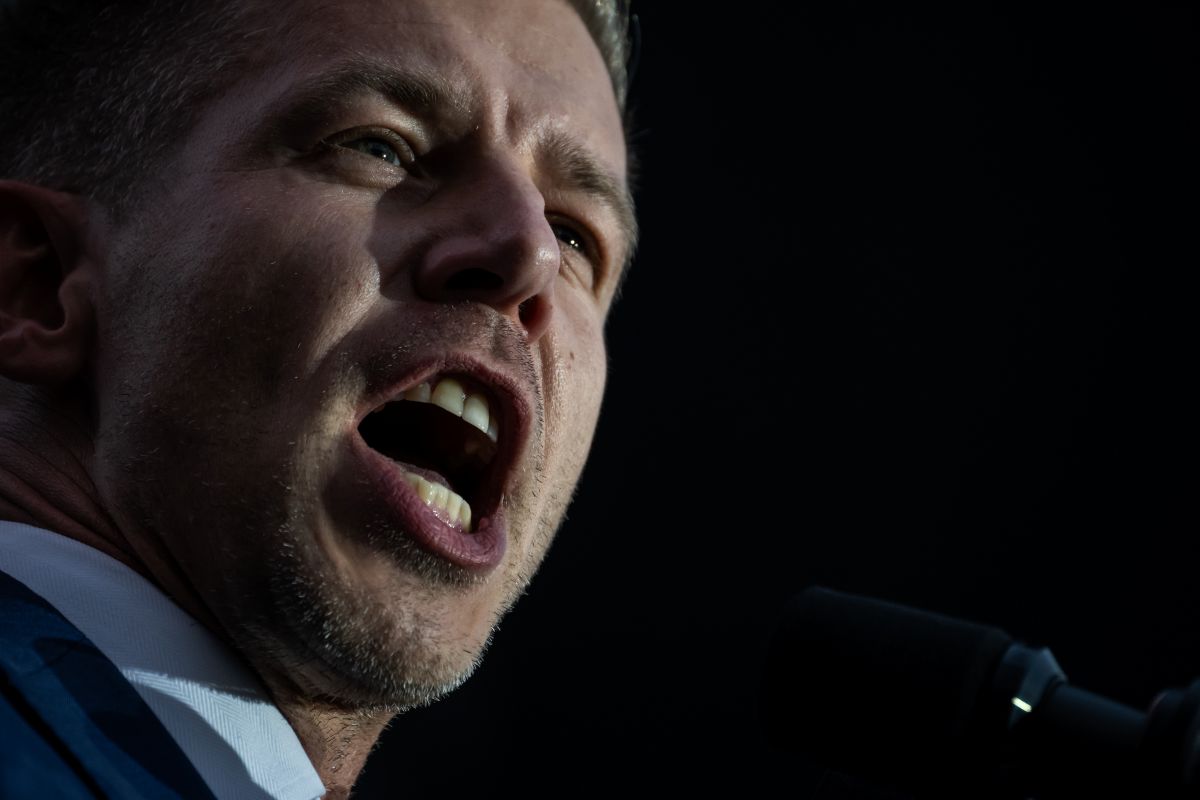 Péter Magyar: George Simion a dansat pe mormintele eroilor
