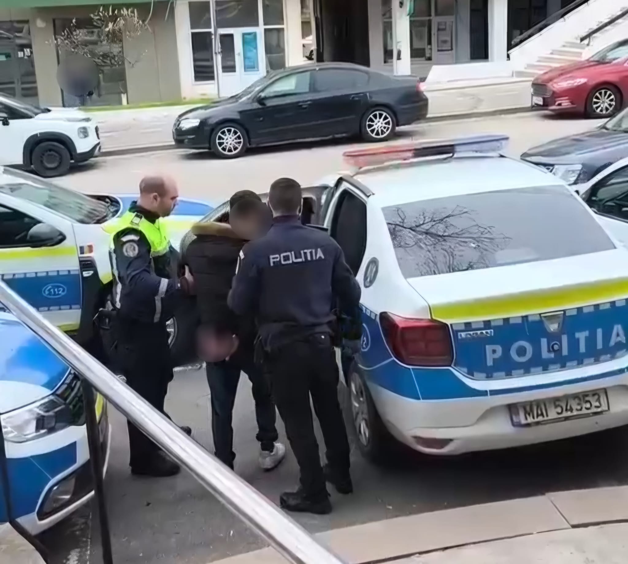 Tânăr reținut după atac asupra polițistului în Giurgița