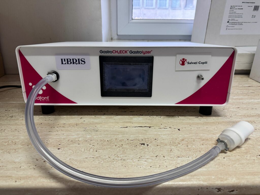 Salvati Copiii Romania continua dotarea spitalelor din tara, la Reghin si Targu Mures, cu sprijinul cititorilor Libris.