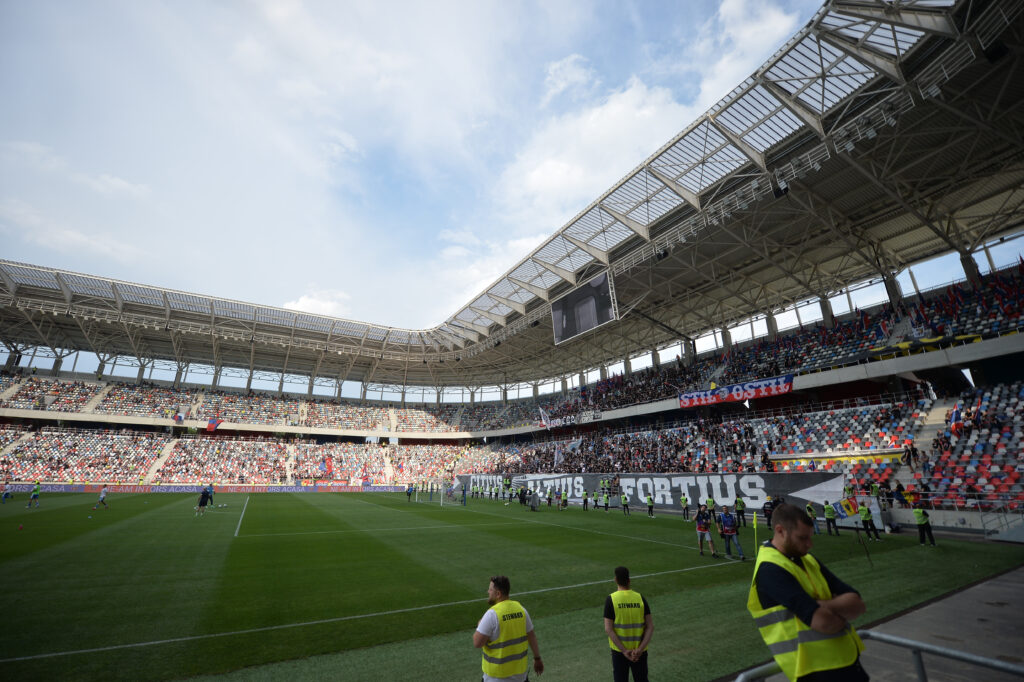Ministrul Apărării anunță reducerea tarifului de închiriere pentru stadionul Steaua