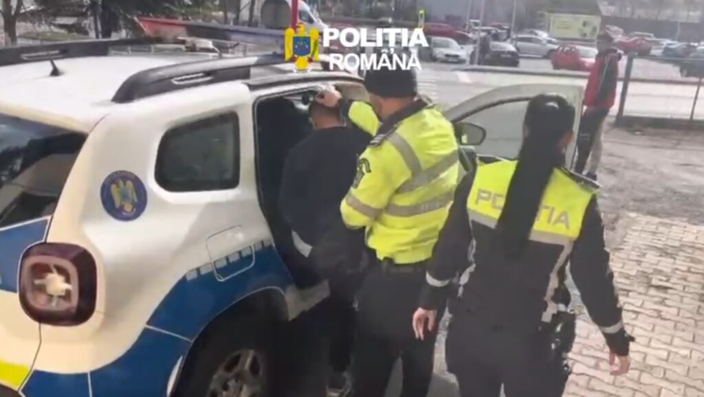 Tânăr reținut după un accident pe DN1: conducea fără permis, era băut și avea plăcuțe de înmatriculare false
