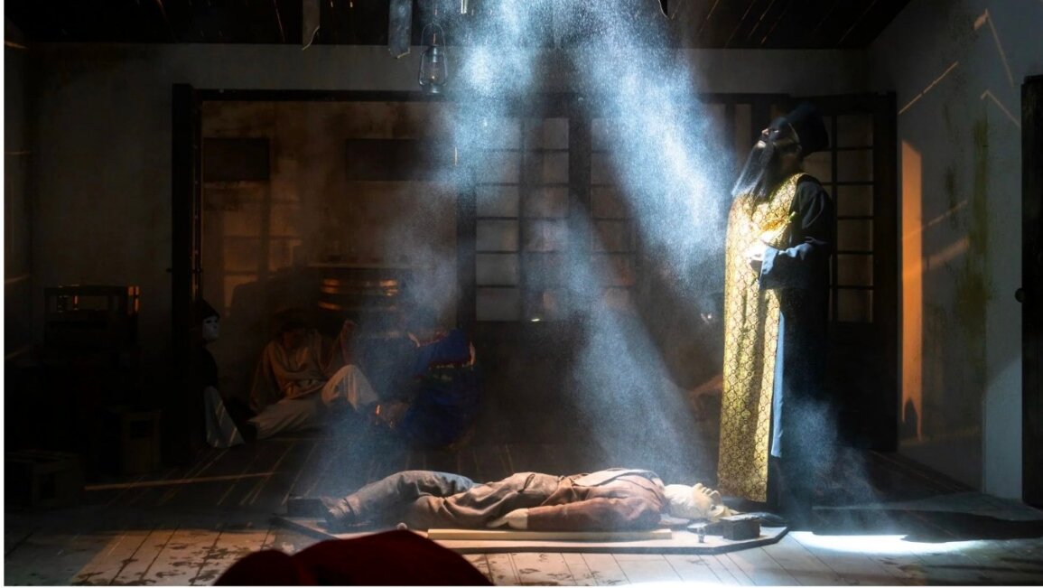 Tavan prăbușit la Teatrul Național Iași