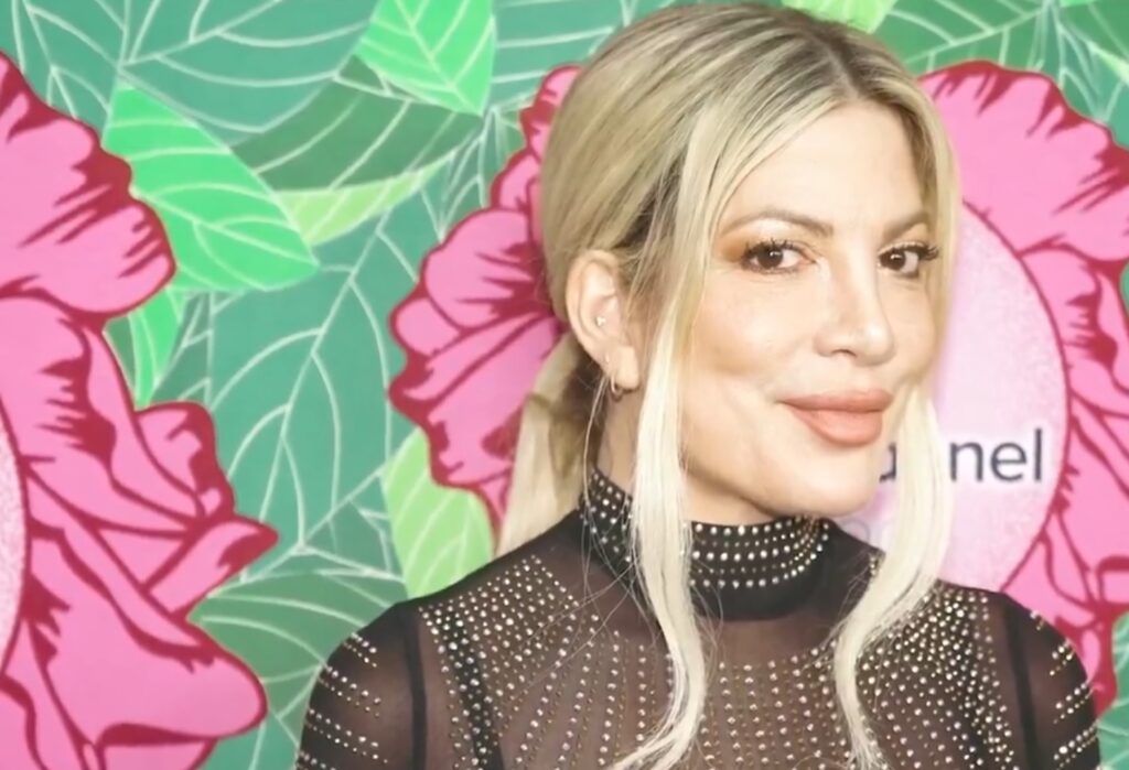 Actrița Tori Spelling, transportată la spital după un accident rutier în California