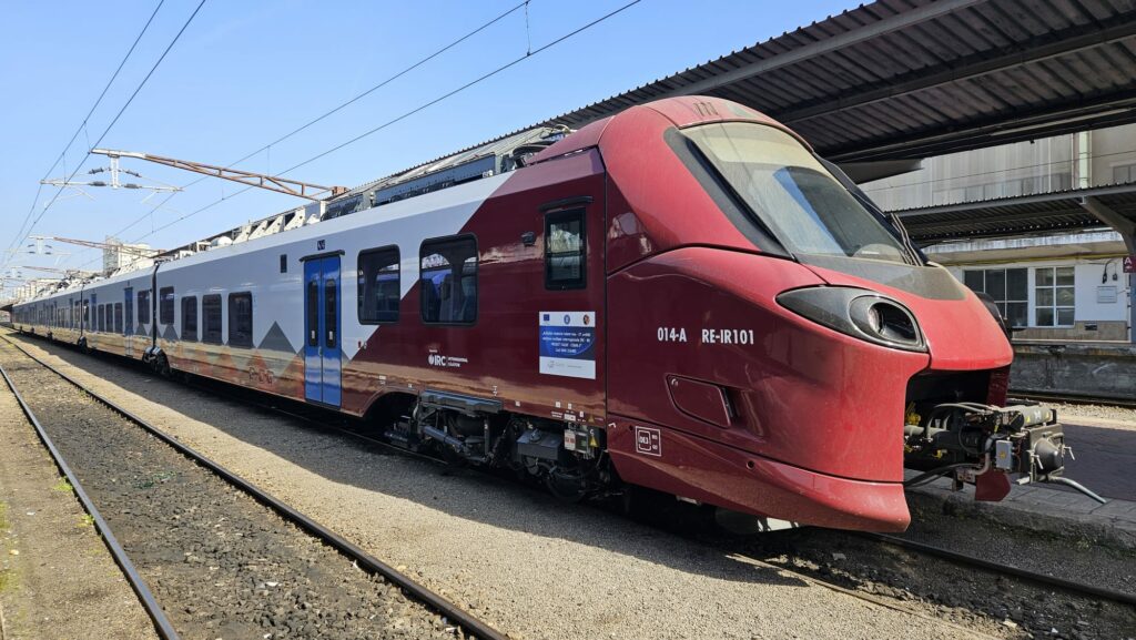 Premieră în România: Primul tren atribuit de ARF prin licitație unei firme private a fost pus în circulație