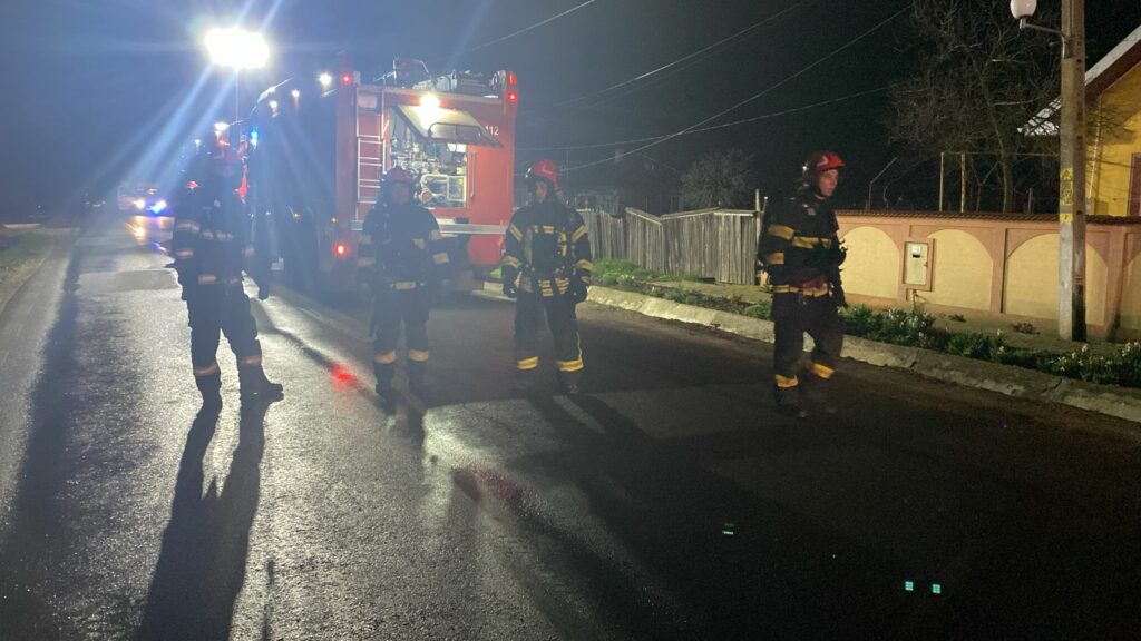 Prahova: O cisternă care transporta GPL s-a răsturnat. Populația a fost evacuată pe o rază de un kilometru. A fost emis RO-Alert