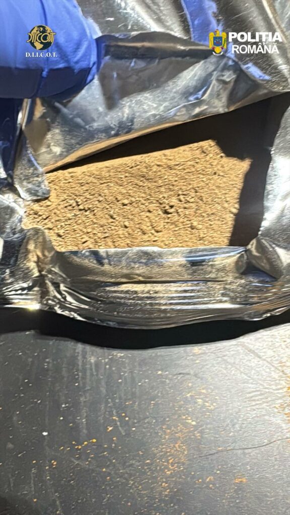 Heroină pe post de turmeric și scorțișoară, adusă din Iran în Constanța pentru livrare în Amsterdam